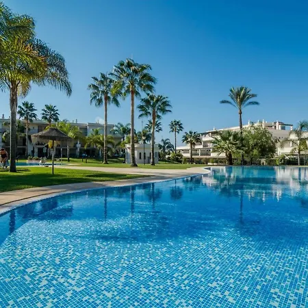 公寓 Sensational And Exotic 3-bedroom Retreat In Nueva Andalucia With A Palm Garden 马尔韦利亚