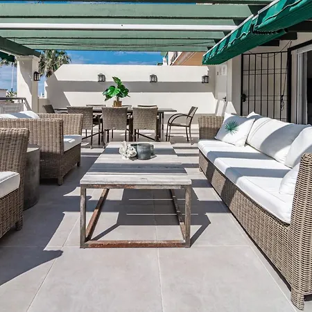 Apartment Sensational And Exotic 3-bedroom Retreat In Nueva Andalucia With A Palm Garden